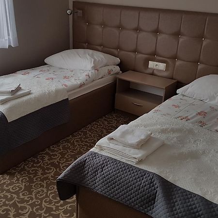 Hotel Gutland Wysokie Mazowieckie Extérieur photo