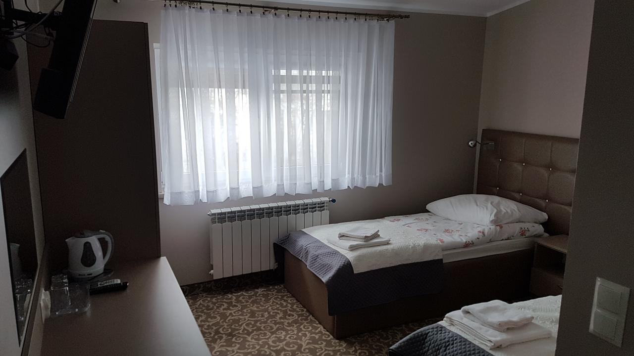 Hotel Gutland Wysokie Mazowieckie Extérieur photo