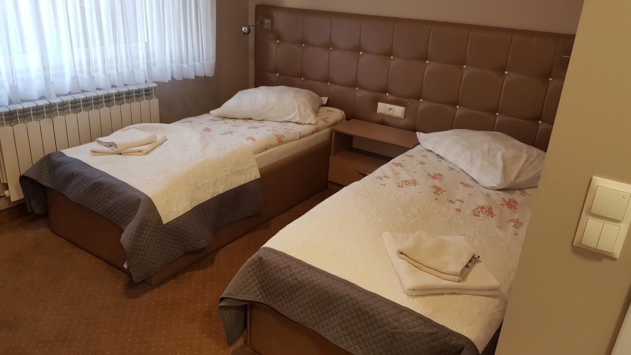 Hotel Gutland Wysokie Mazowieckie Extérieur photo