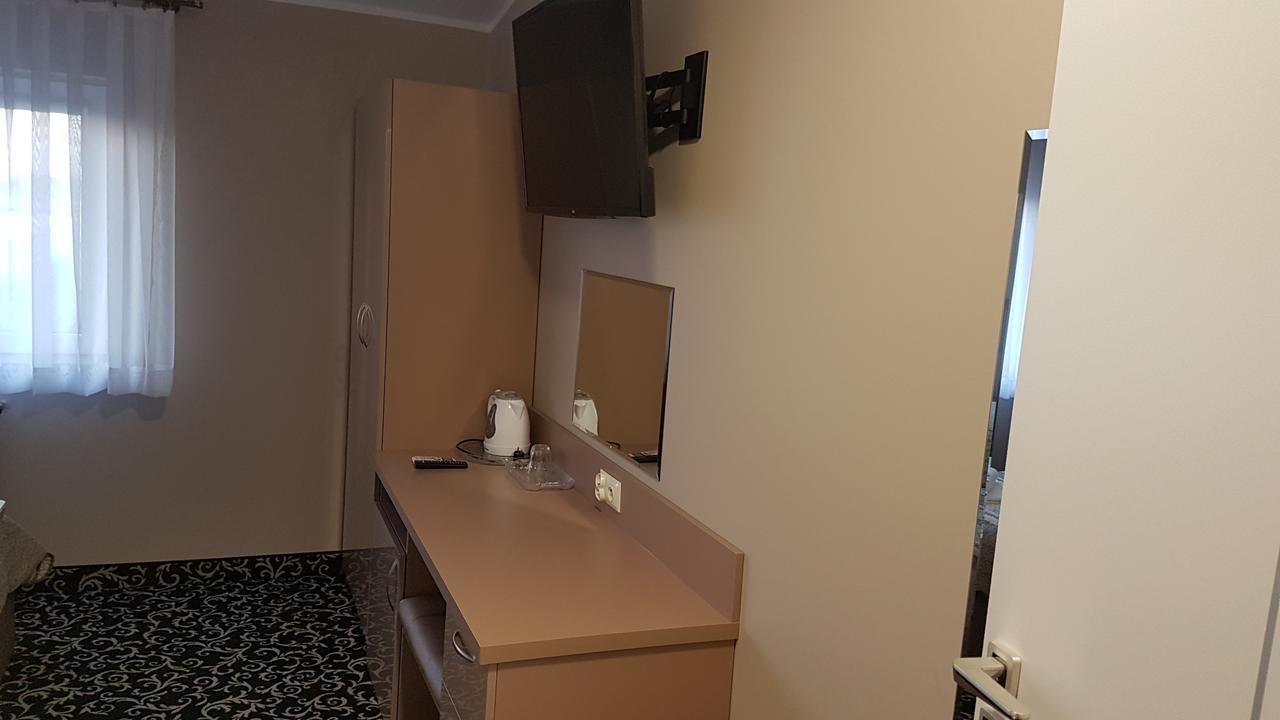 Hotel Gutland Wysokie Mazowieckie Extérieur photo
